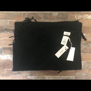 Wilfred Classic Wool Triangle Scarf